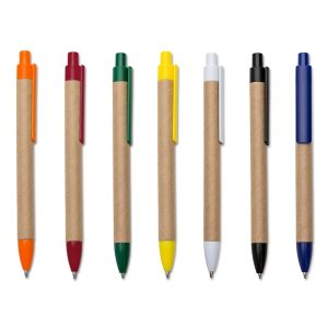 Caneta ecológica fabricada em papelão reciclado com detalhes em plástico biodegradável, design sustentável e moderno, ideal para brindes corporativos, ações promocionais e campanhas ecológicas. Produto leve, funcional e amigo do meio ambiente.