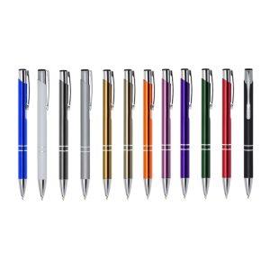 Caneta metálica com acabamento sofisticado e design elegante, ideal para uso corporativo e brindes personalizados. Corpo resistente em metal com detalhes em prata (ou dourado, se aplicável), escrita macia e profissional. Excelente opção para eventos, premiações e ações promocionais de alto padrão.