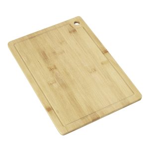"Tábua de corte com canaleta 20x30 cm, compacta e prática para o dia a dia. Feita em madeira durável, retém líquidos no sulco lateral, evitando sujeira na bancada. Ideal para cortar carnes, legumes e frutas com higiene e segurança, perfeita para cozinhas pequenas e uso doméstico.